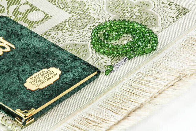 10 Pieces Special Gift Velvet Covered Yasin Book - Bag Size - Name Plate - Prayer Rug - Rosary - Boxed - Green - 3