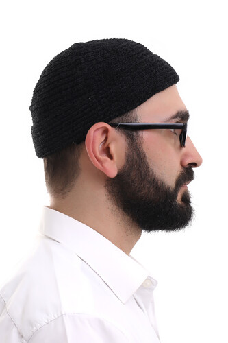 Black Folded Simple Pattern Winter Velvet Skullcap Hat - 4