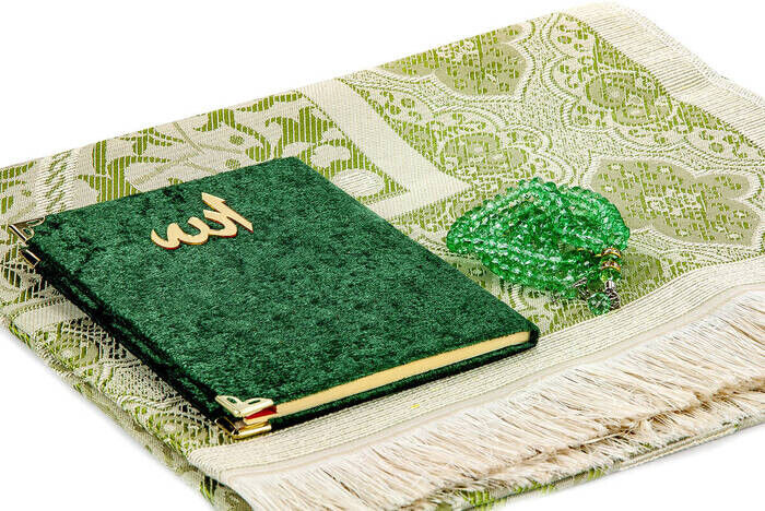 Boxed Prayer Rug Set - Velvet Covered Yasin - Prayer Rug - Rosary - Green Color - 3