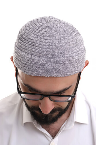 Gray Folded Plain Pattern Winter Velvet Skullcap Hat - 5