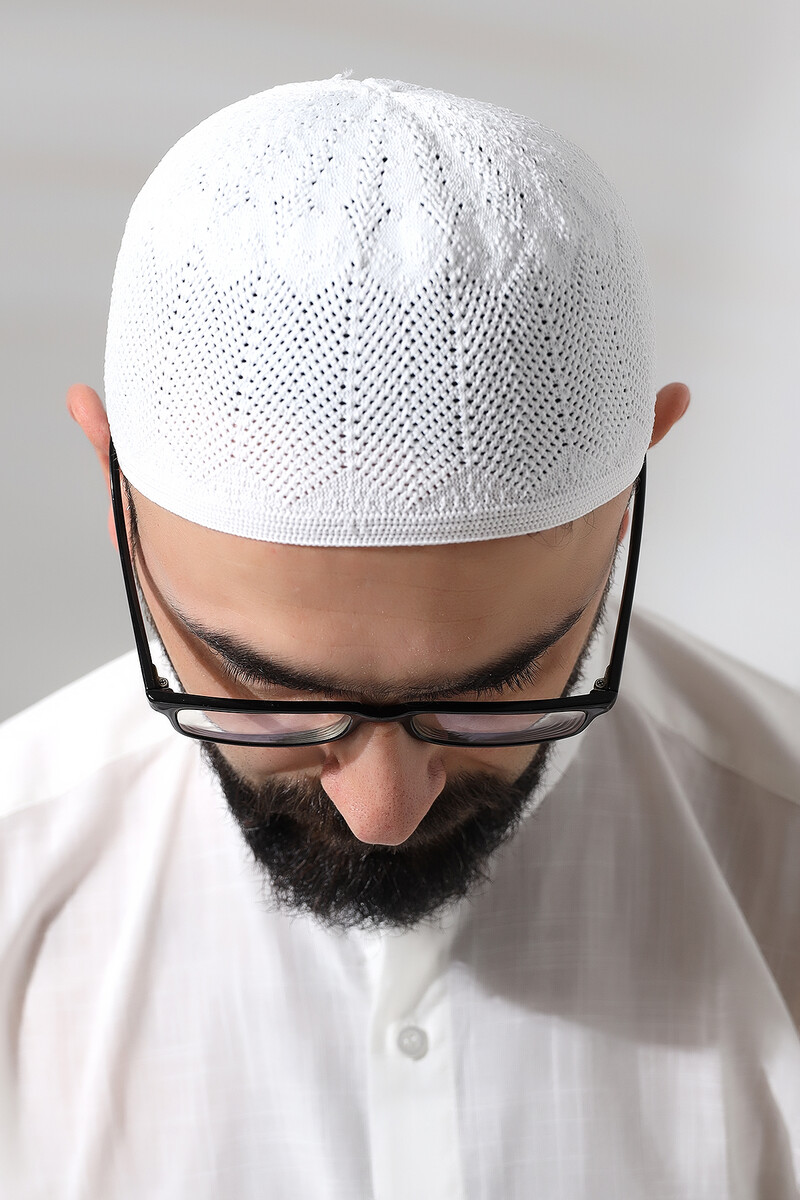 Knitted Prayer Skullcap with White Sapphire Lace Detail - 4