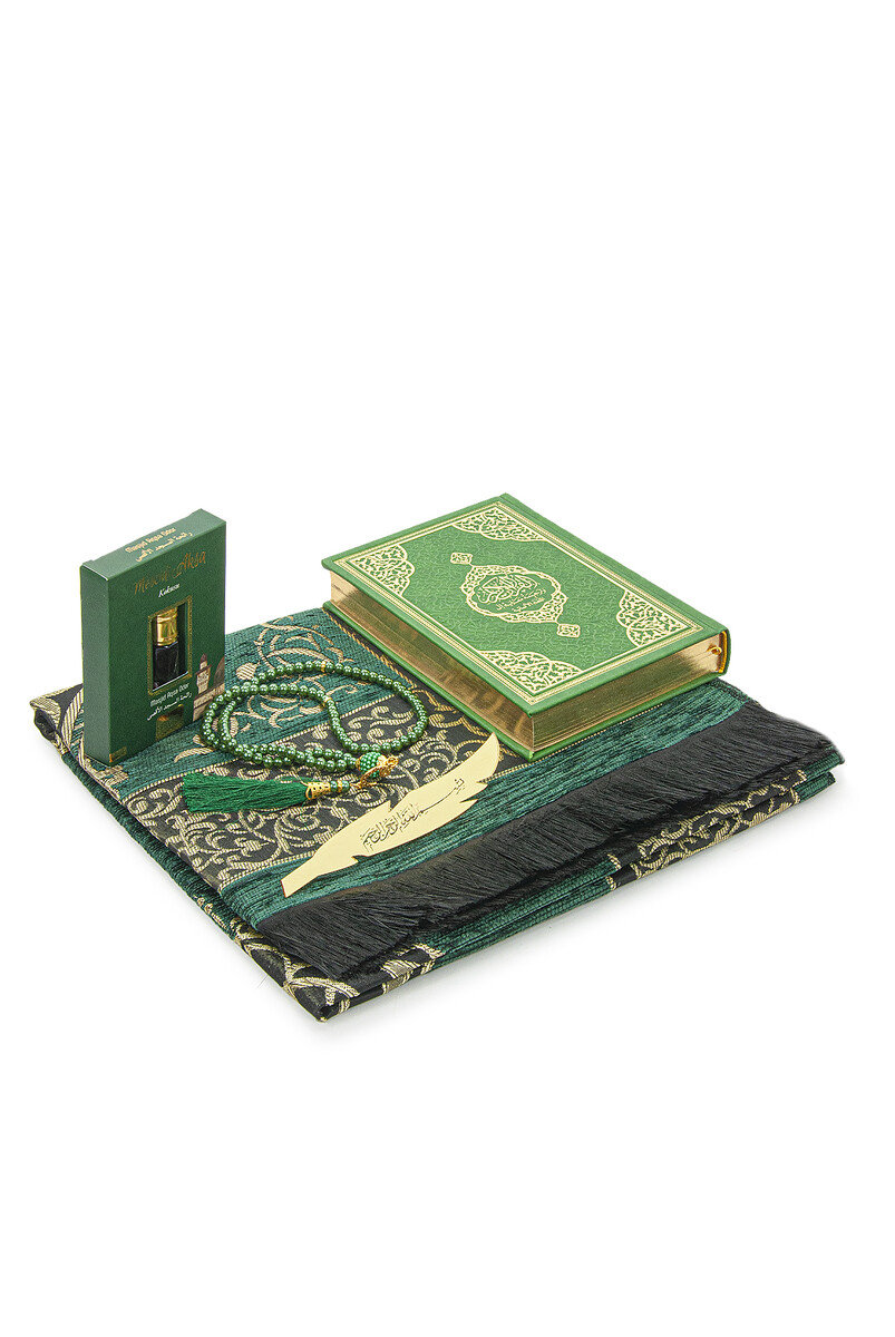 Medina Calligraphy Quran with German Meaning and Prayer Rug Set Green - 3