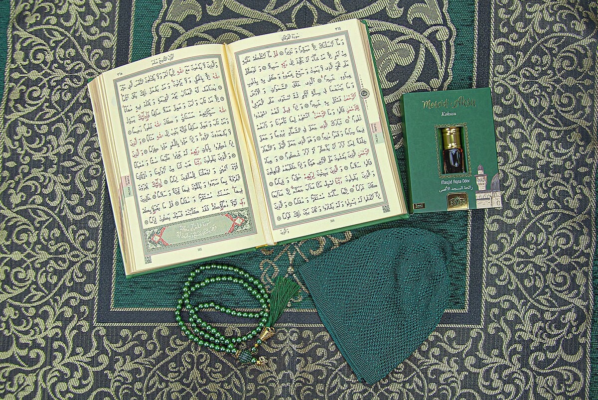 Quran and Dowry Prayer Rug Set, Suitable for the Groom's Package, Green - 4