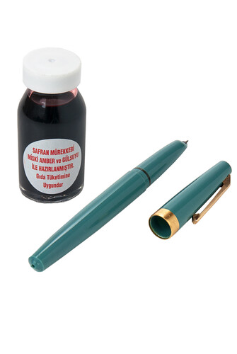 Red Saffron Ink and Green Color Saffron Pen Set - 1