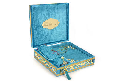 Velvet Covered Quran Set with Storage Box and Prayer Rug Blue - 2