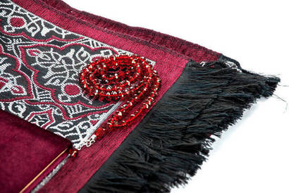 Velvet Covered Yasin Prayer Rug Rosary Boxed Set Claret Red - 3